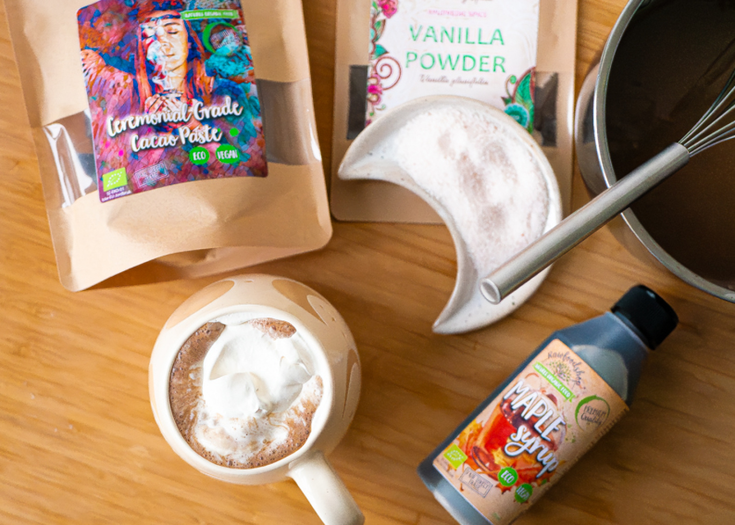 Lag vegansk varm sjokolade med seremoniell kakao